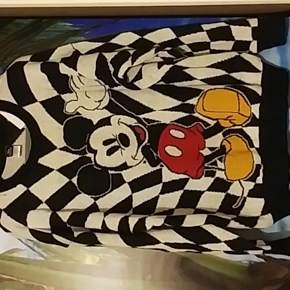 Mickey mouse sweater - Picture 1 of 5